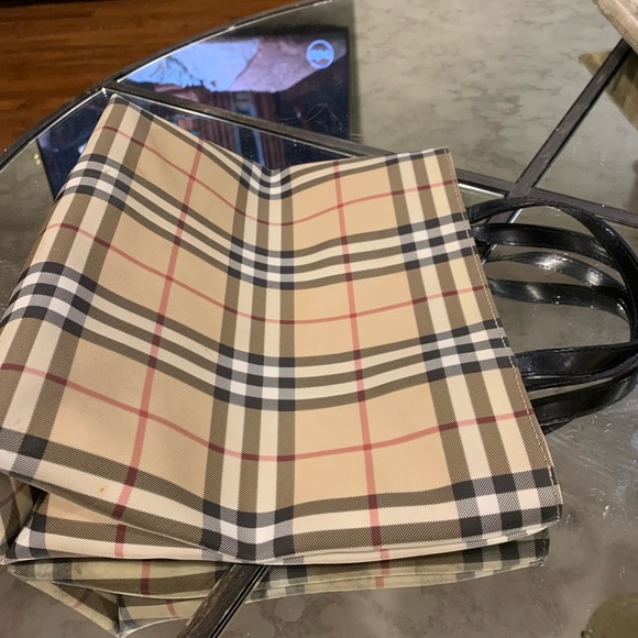 Burberry Novacheck Medium Tote - Picture 8 of 12